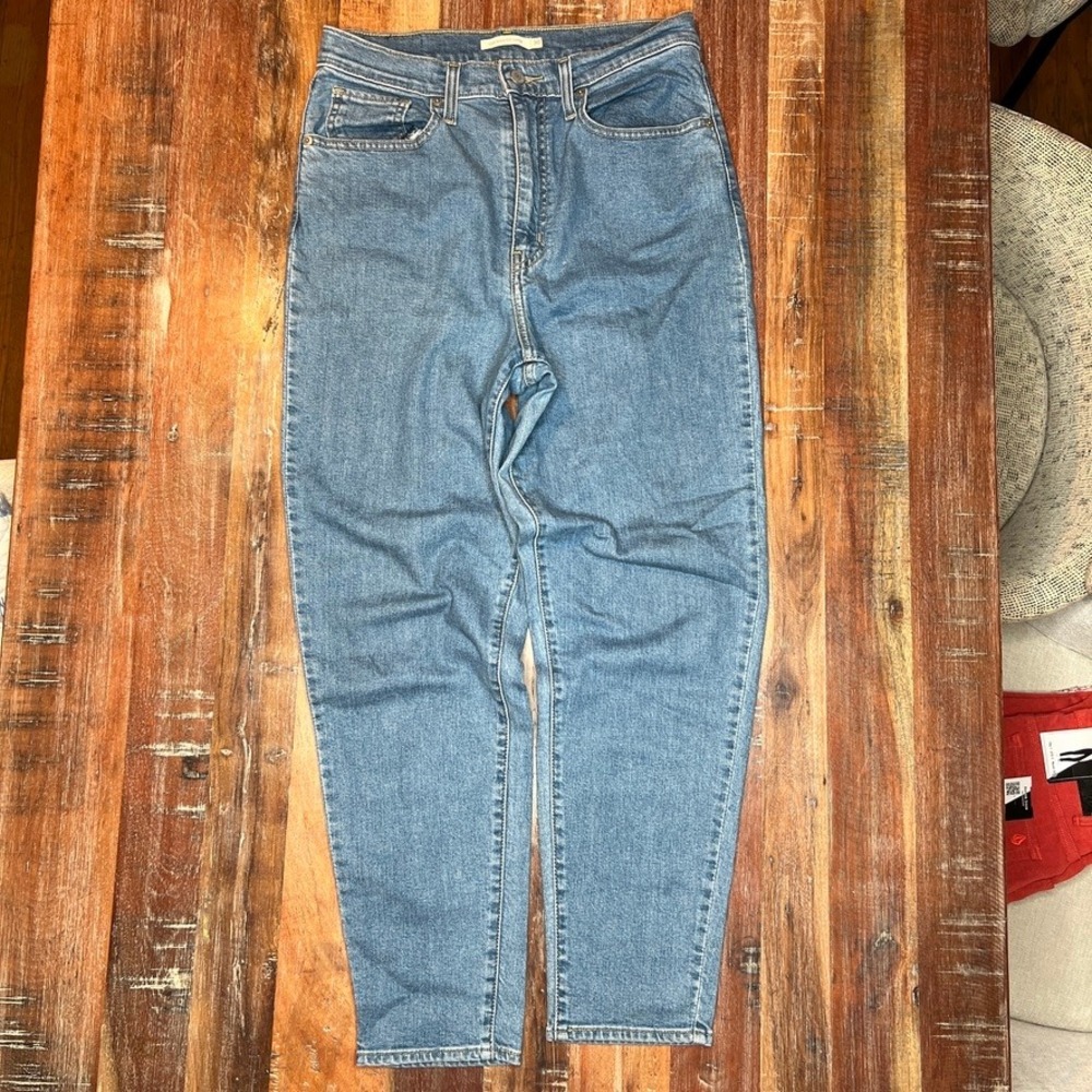 Levi's Jeans - Women's - High Waisted Taper - Size 30
